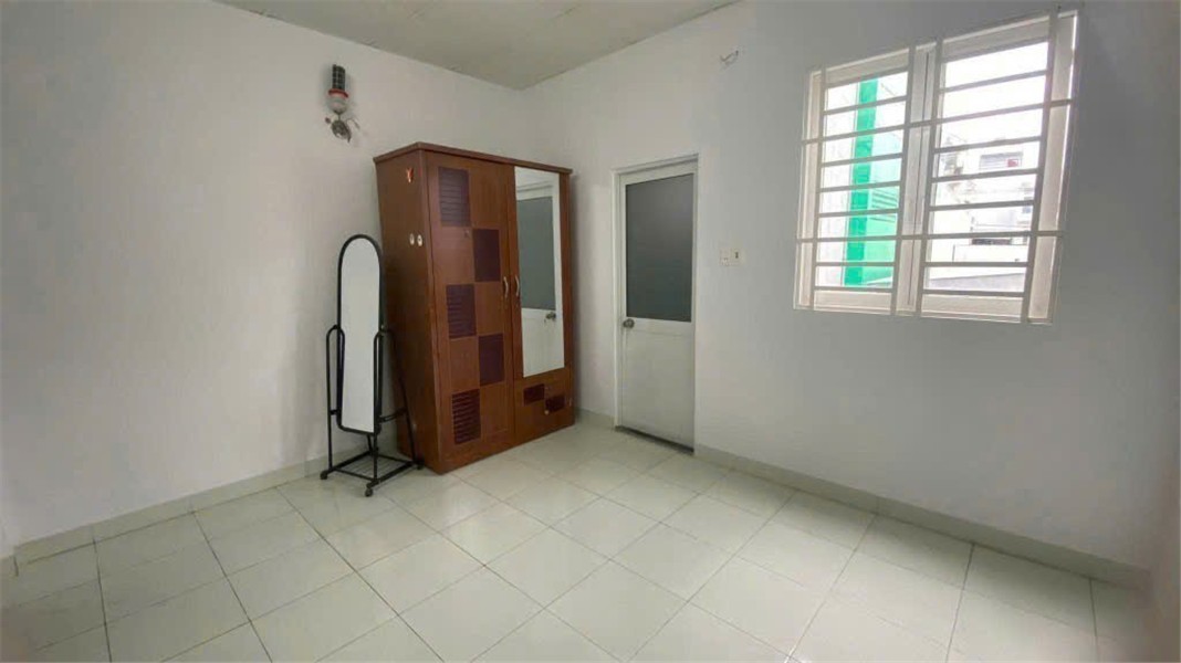 Bán  nhanh nhà Tam Bình ngay đường Tô Ngọc Vân hẻm thông thoáng